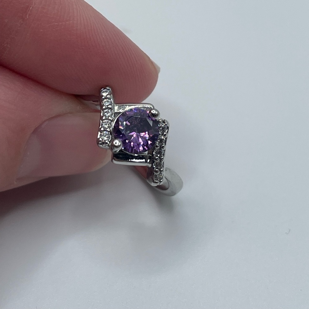 Silver & Purple Costume Jewelry Ring With Round Stone